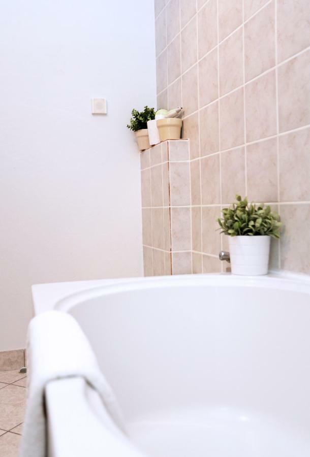 Apartments Tona Zaboric Ngoại thất bức ảnh