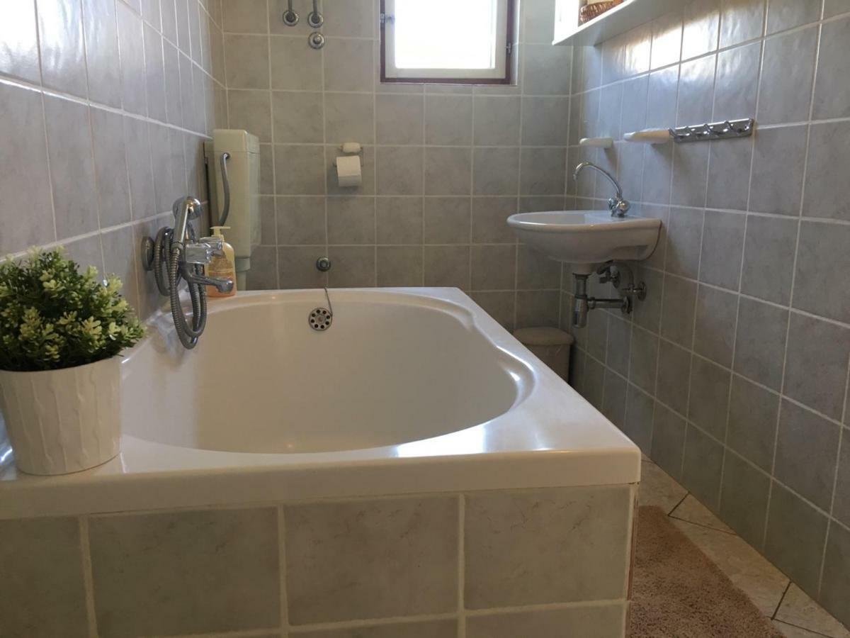 Apartments Tona Zaboric Ngoại thất bức ảnh